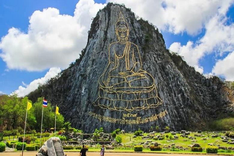 Núi Phật Vàng