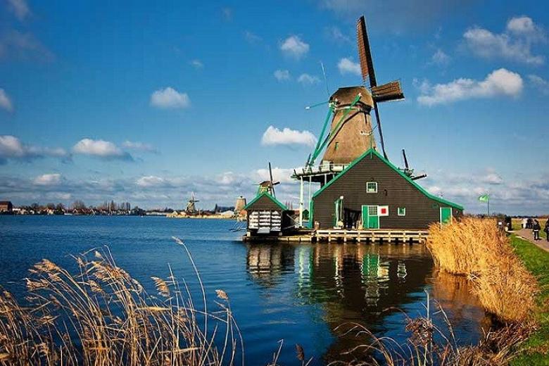 Zaanse Schans – làng cối xay gió ở Zaanstad