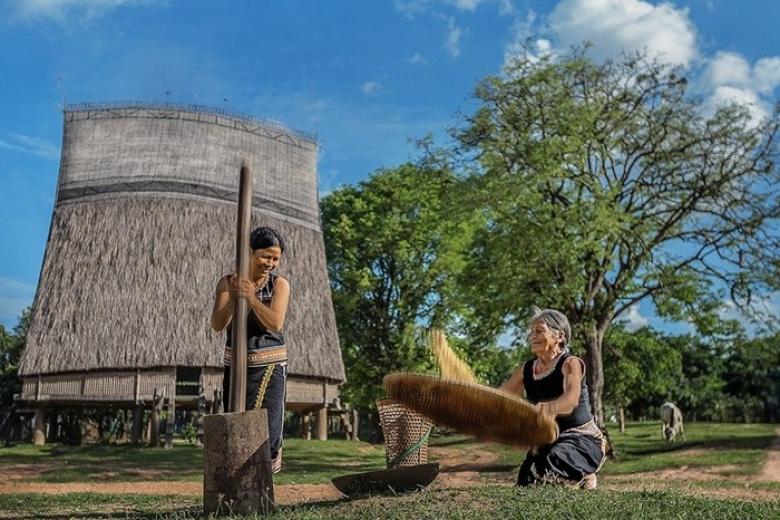 Nhà  Rông  văn hóa làng Konklor