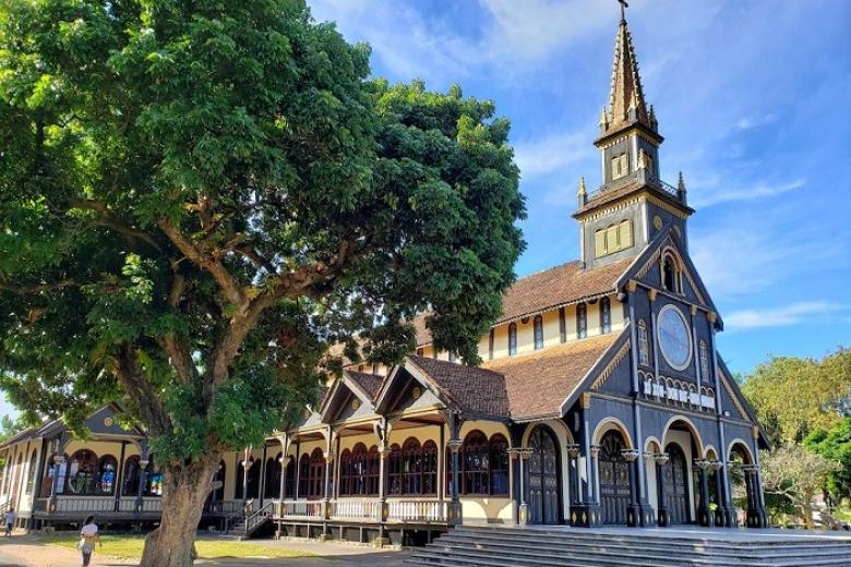 Nhà thờ gỗ Chính tòa Kon Tum