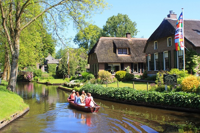 Ngôi làng Giethoorn
