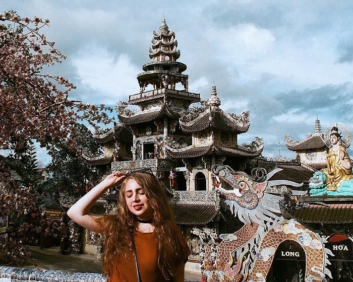 Tour Đà Lạt 3 ngày 3 đêm từ Hồ Chí Minh viếng thăm chùa Linh Phước