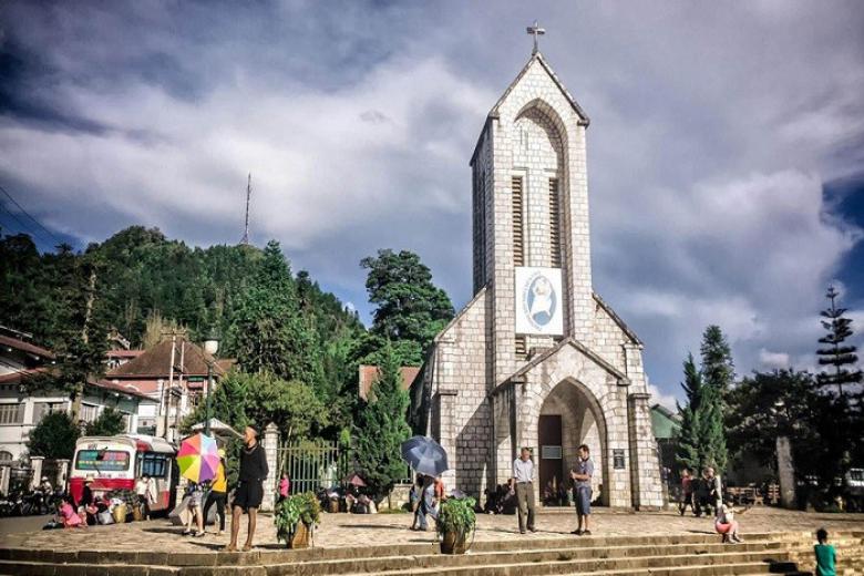 Nhà thờ đá Sapa