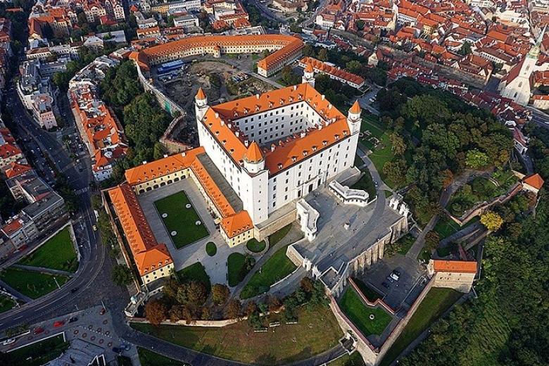 Lâu đài Bratislava