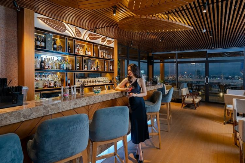 Mauna Kea Skybar tại Diamond Sea Hotel
