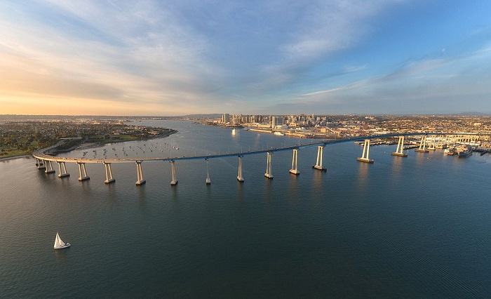 1200px-San_Diego-Coronado_Bridge_by_Frank_Mckenna_1