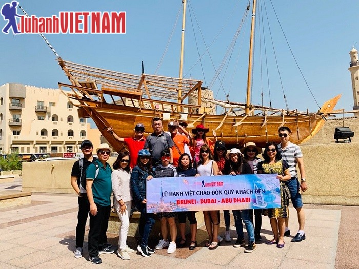 Đoàn khách du lịch Dubai