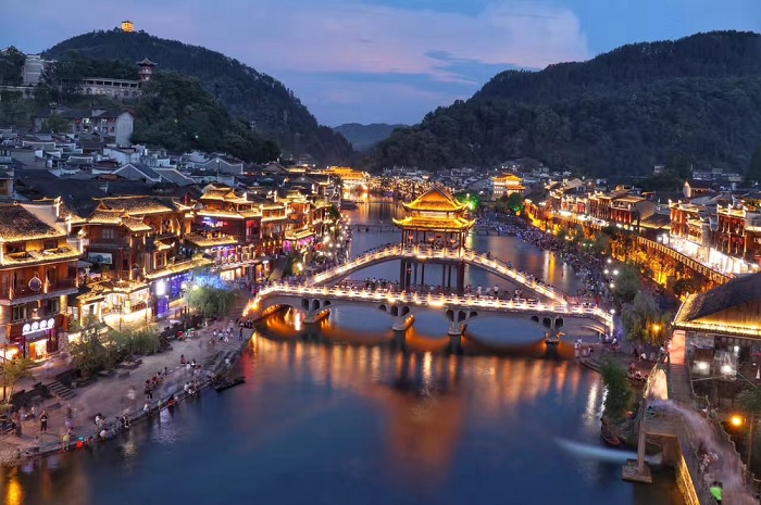 Du lịch Trung Quốc: Phượng Hoàng Cổ Trấn