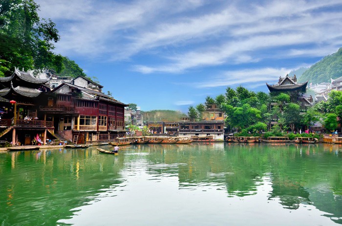 Du lịch Trung Quốc: Làn nước xanh trong tô thêm nét thanh bình cho cổ trấn