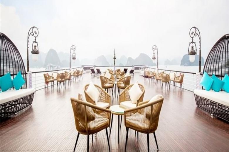 Không gian sang trọng trên du thuyền