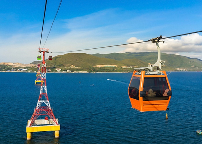 Di chuyển cáp treo tới Vinpearl Land Nha Trang