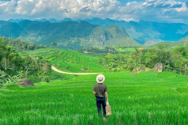 hòa mình với thiên nhiên đất trời