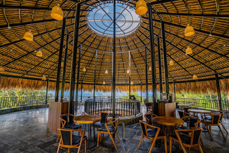 Nhà hàng Mai Châu