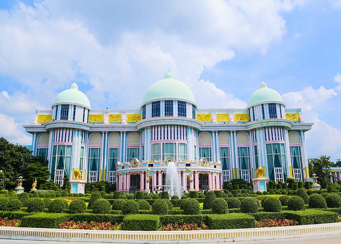 Lâu  Đài Tỷ Phú  - Baan Sukhawadee