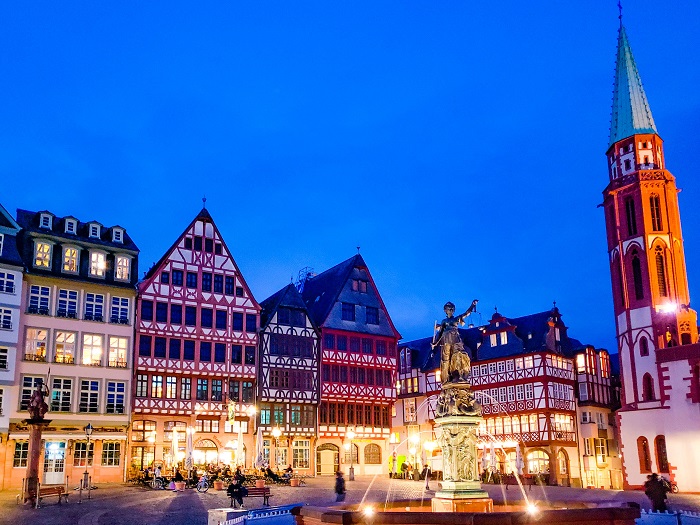Romerberg-Square-At-Night