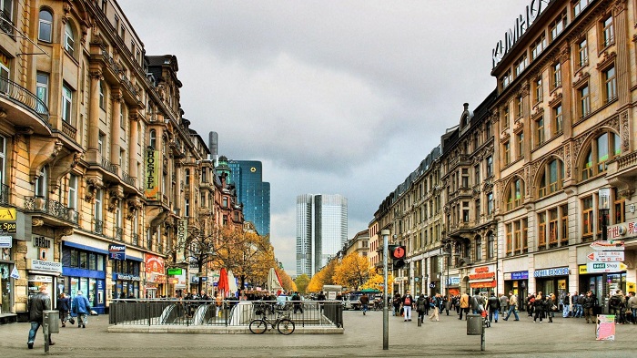 frankfurt-streets-wallpaper-4