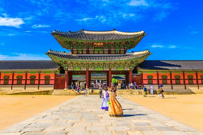 Tham quan cung điện hoàng gia Gyeongbok 