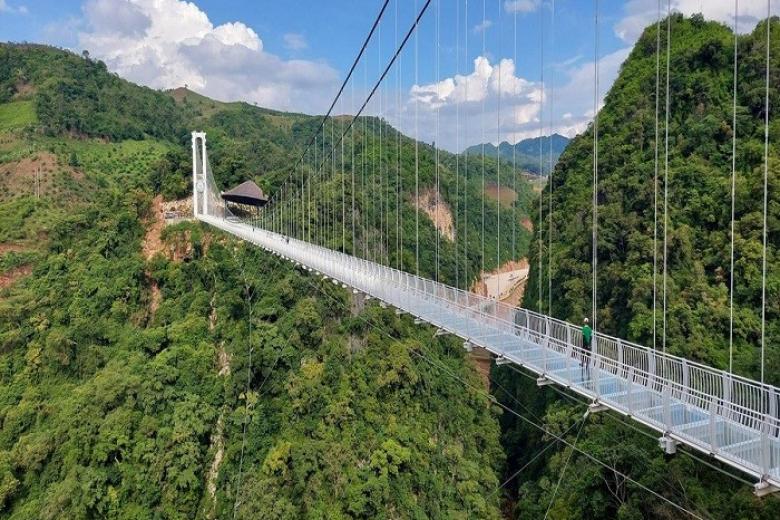 Cây cầu kính Bạch Long, Mộc Châu, Sơn La