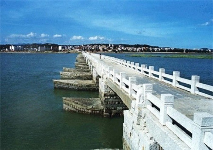 Cầu Đá Lạc Dương