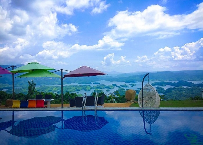 ta-dung-ha-long-tren-can