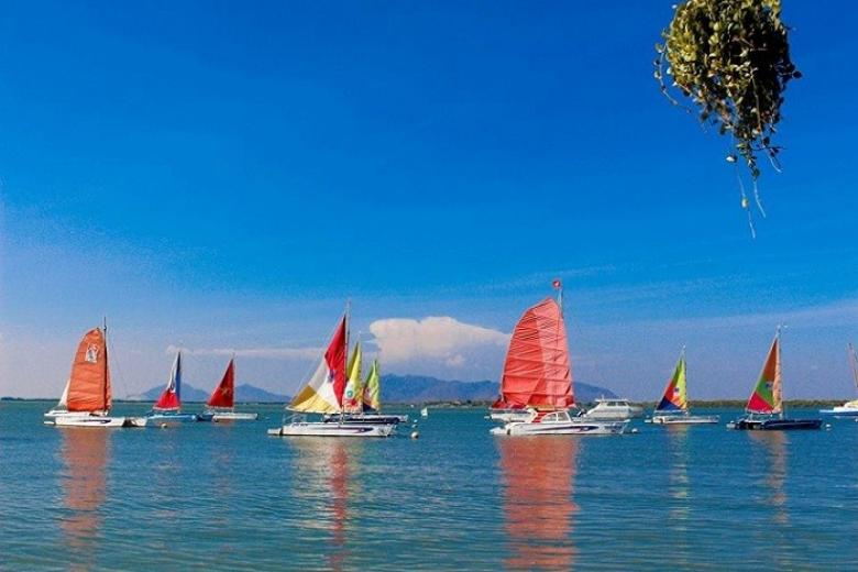 Bến du thuyền Marina