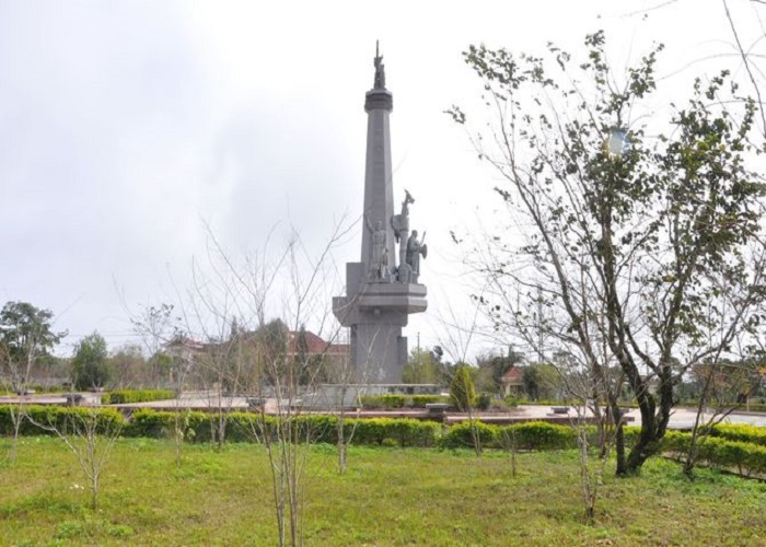 Tượng đài Chiến Thắng Măng Đen