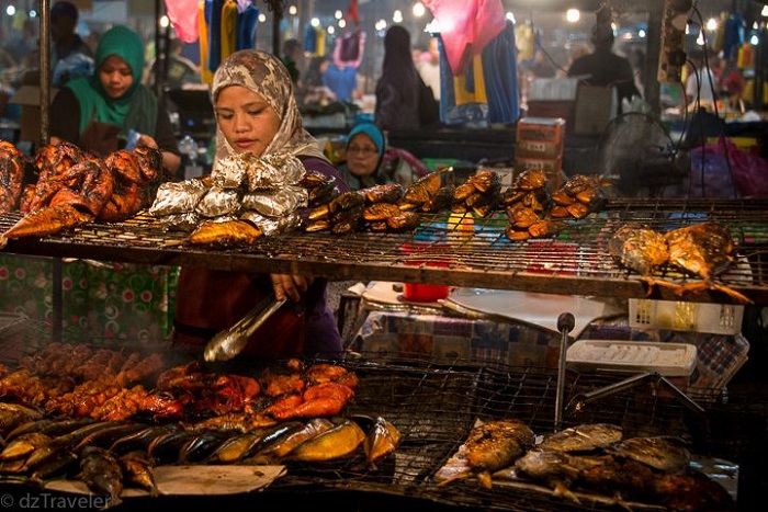 Chợ đêm Gadong Brunei