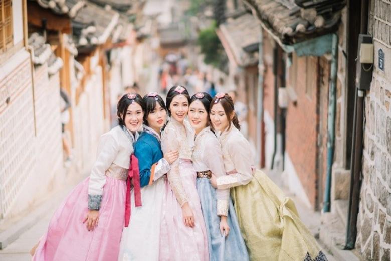 Mặc Hanbok