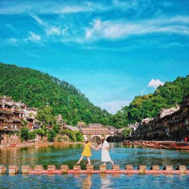 Tour Trung Quốc 6N5Đ: Từ Hà Nội - Trường Sa - Phượng Hoàng Cổ Trấn  - Hồ Bảo Phong - Trương Gia Giới, Bay CZ