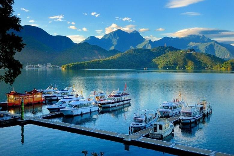 Nhật Nguyệt Đàm