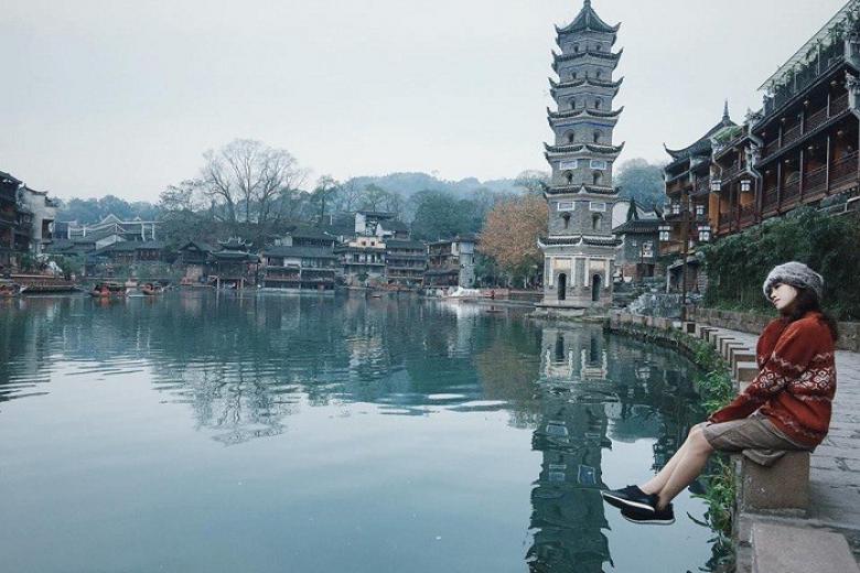 Phượng Hoàng Cổ Trấn
