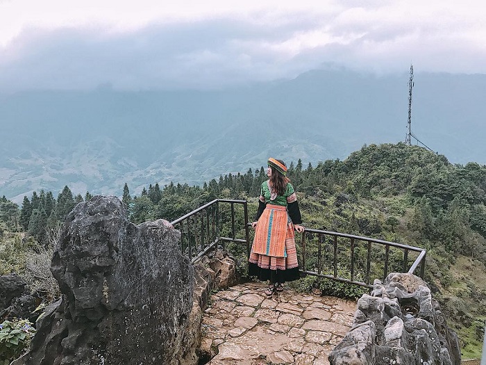 Núi Hàm Rồng điểm đến không thể bỏ qua trong chuyến hành trình 