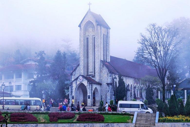 Nhà thờ đá Sapa