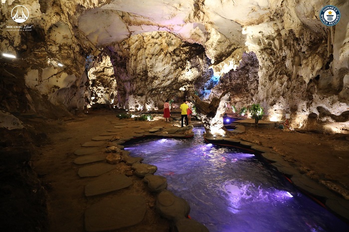 Động Mường Moóc