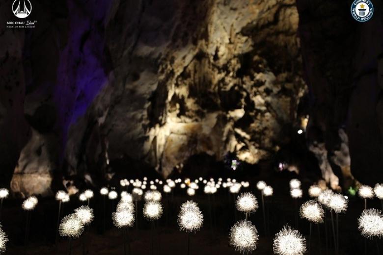 Động Mường Mooc