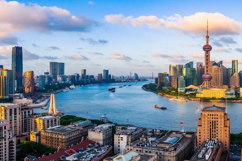 Du thuyền trên sông Hoàng Phố