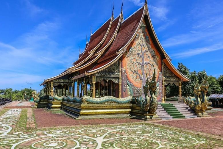 Wat Sirindhorn Wararam Phurao