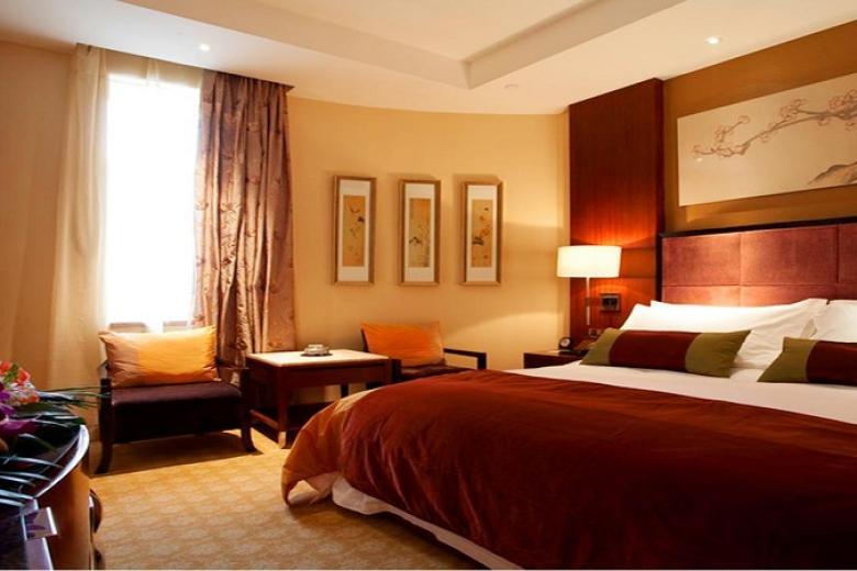 Celebrity City Hotel