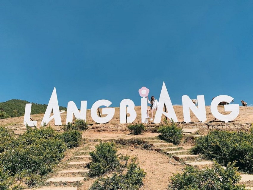Núi Langbiang Núi Langbiang