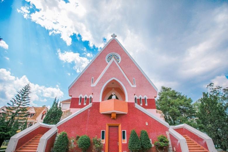Nhà thờ Domaine De Marie