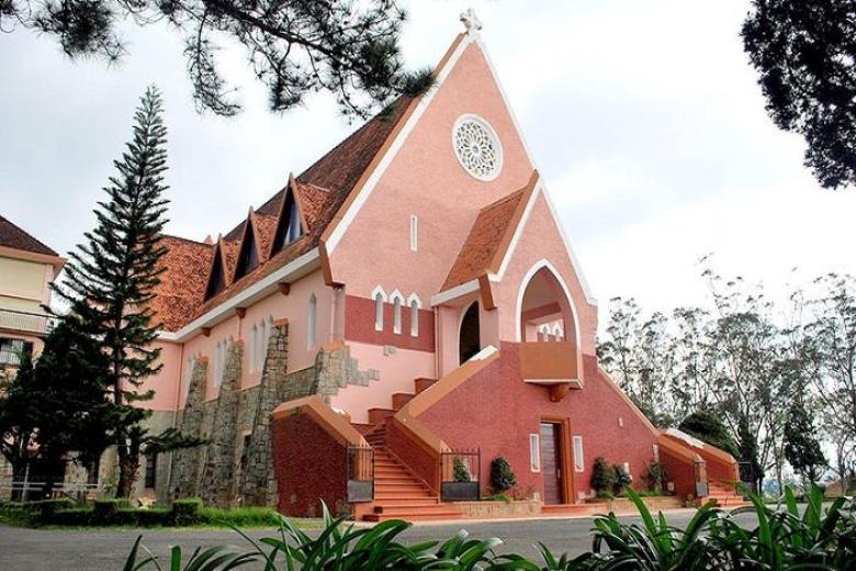 Nhà thờ Domaine De Marie