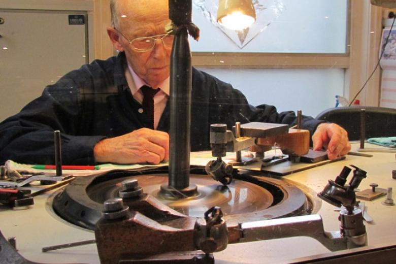 Xưởng sản xuất kim cương Coaster Diamond