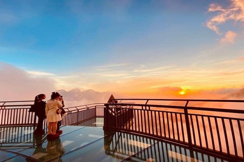 Cầu Kính Rồng Mây