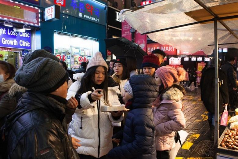 Khu phố sầm uất Myeondong