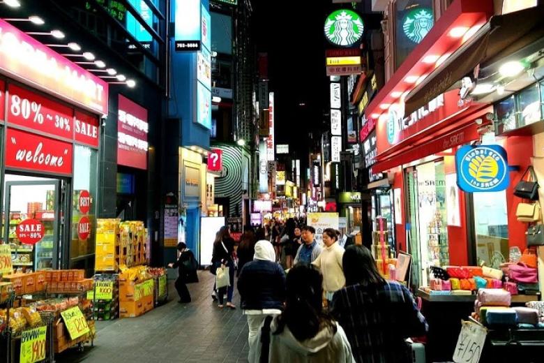 Khu phố sầm uất Myeondong