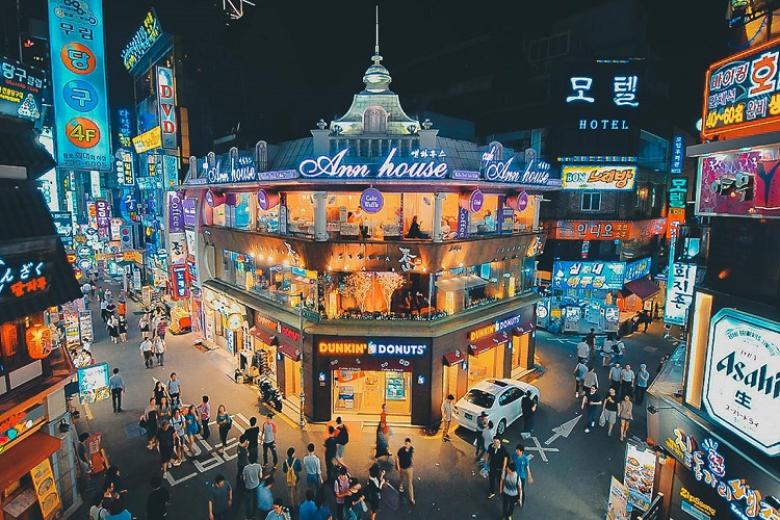 Khu phố đi bộ Myeongdong