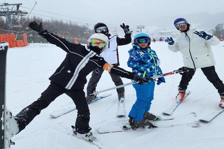 Tham quan khu trượt tuyết Jisan