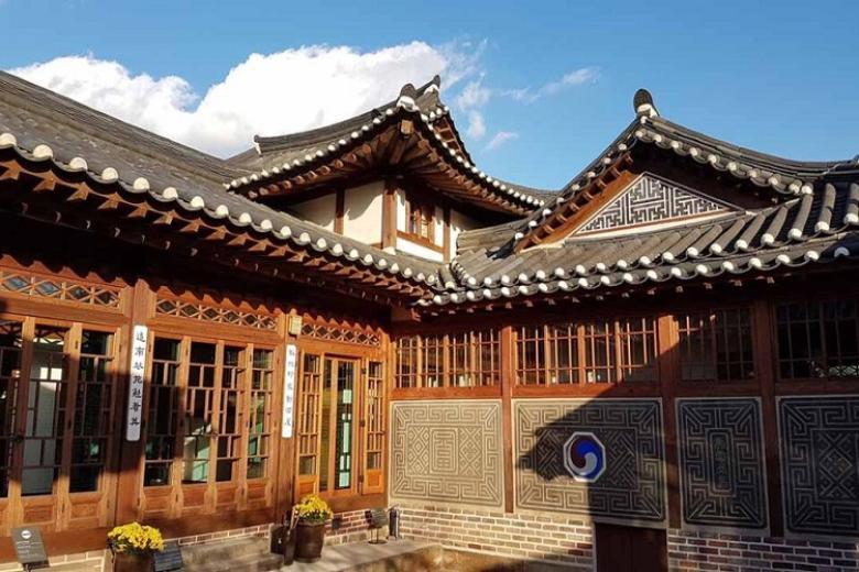 Làng Bukchon Hanok