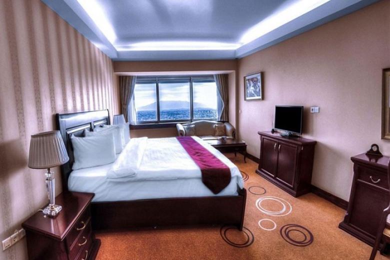 Shiraz Grand Hotel