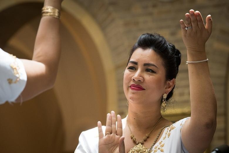 Thưởng thức điệu múa Lamvong của xứ sở hoa Champa